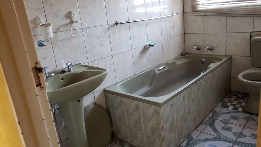 3 Bedroom Property for Sale in Geelhoutpark North West